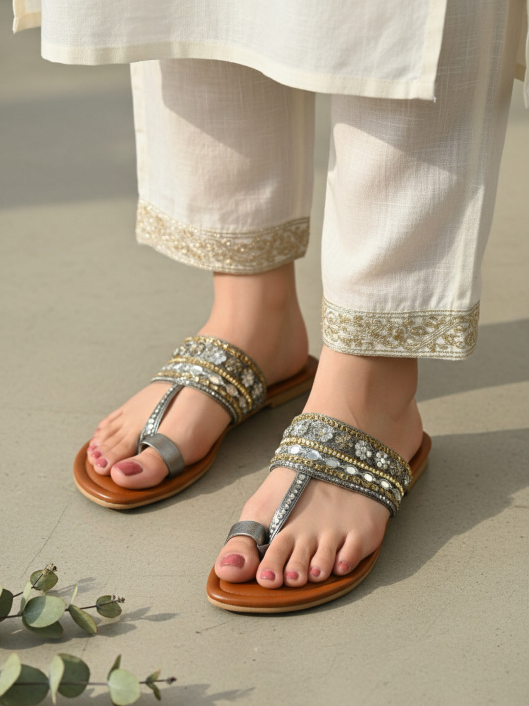 Womens Pewter Ethnic Embellished One Toe Flat Slip-Ons