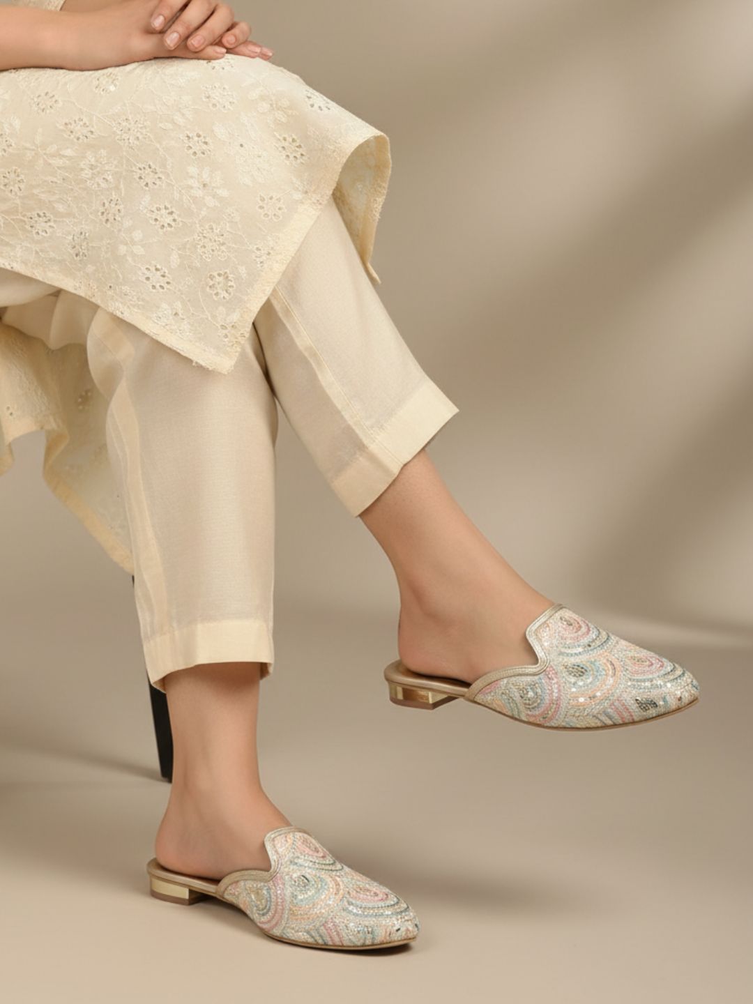 Womens Golden Ethnic Embellished Round Toe Block Mules