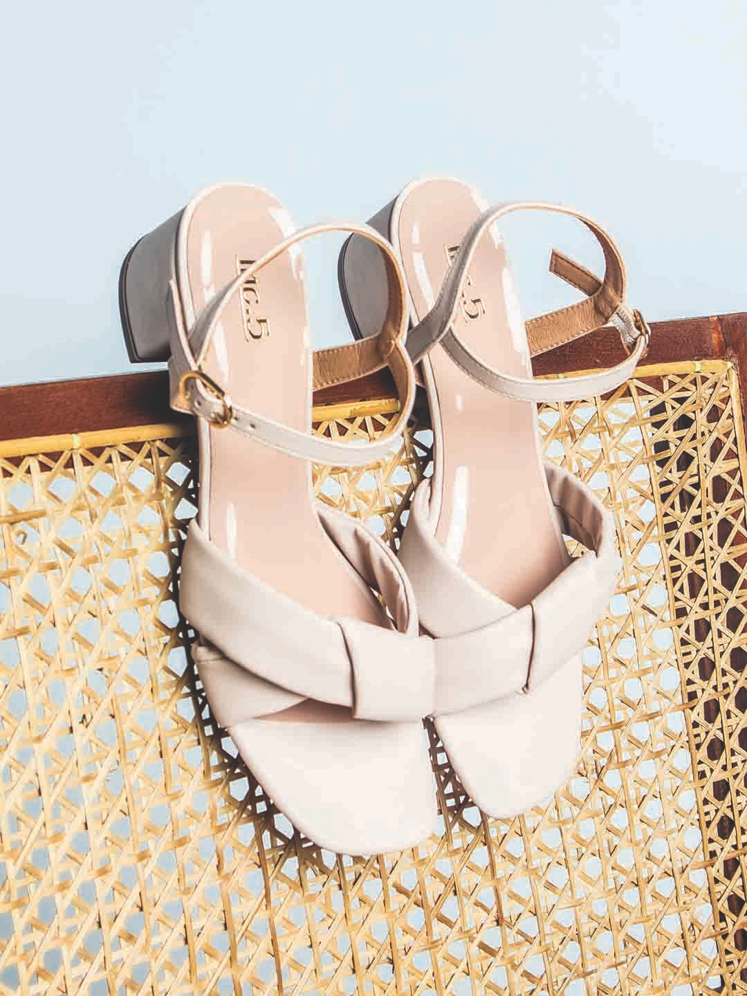 Women Beige Solid Knot Detail Block Heels