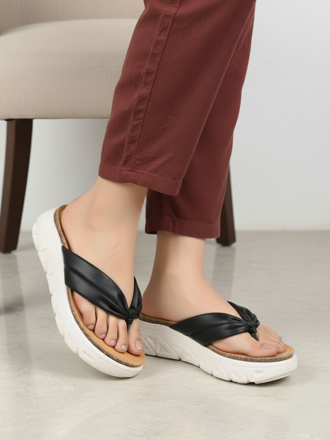 Womens Black Casual Solid Round Toe Flatform Heels