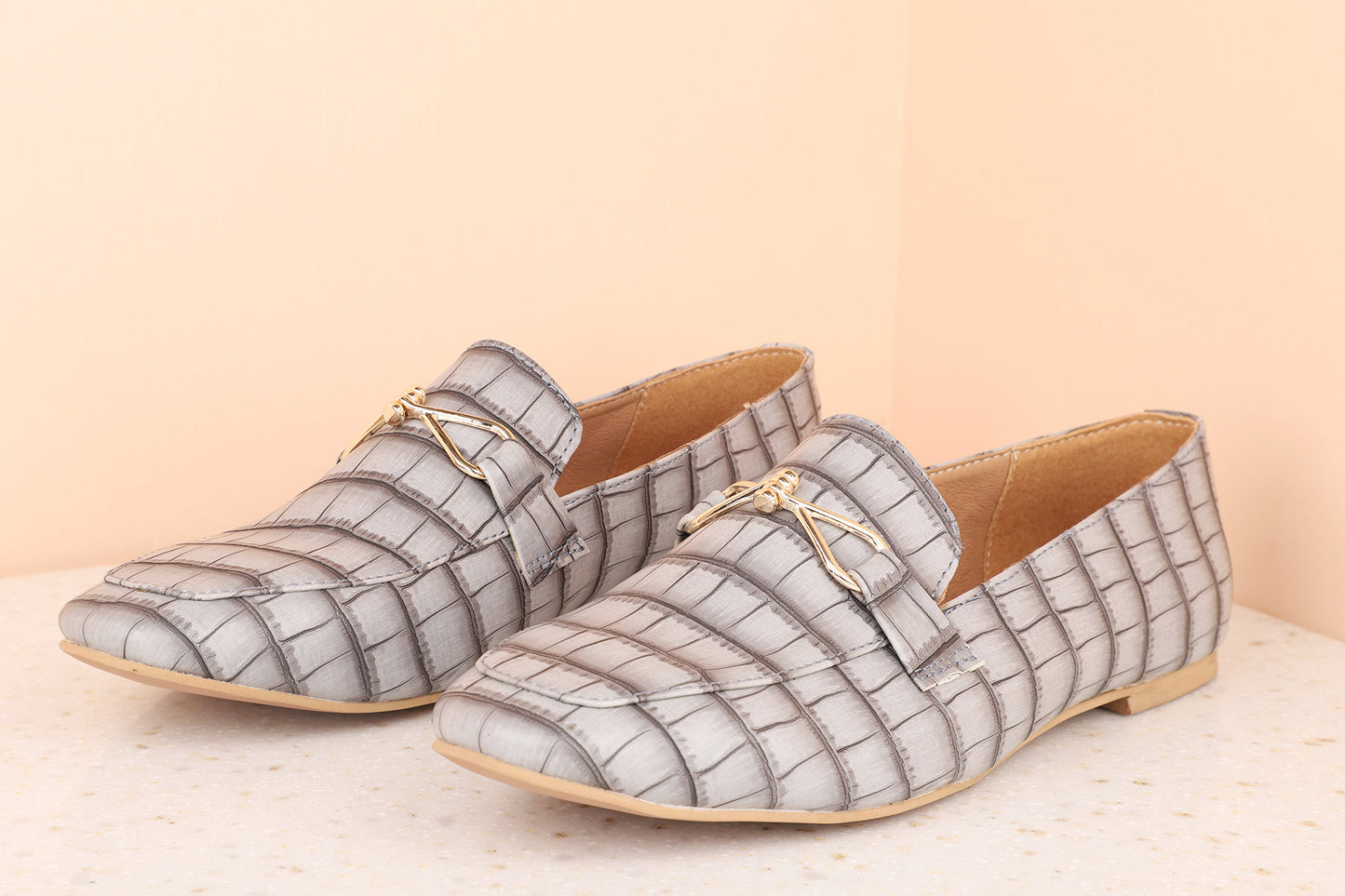 Women Grey Textured  Buckles Flats Ballerinas