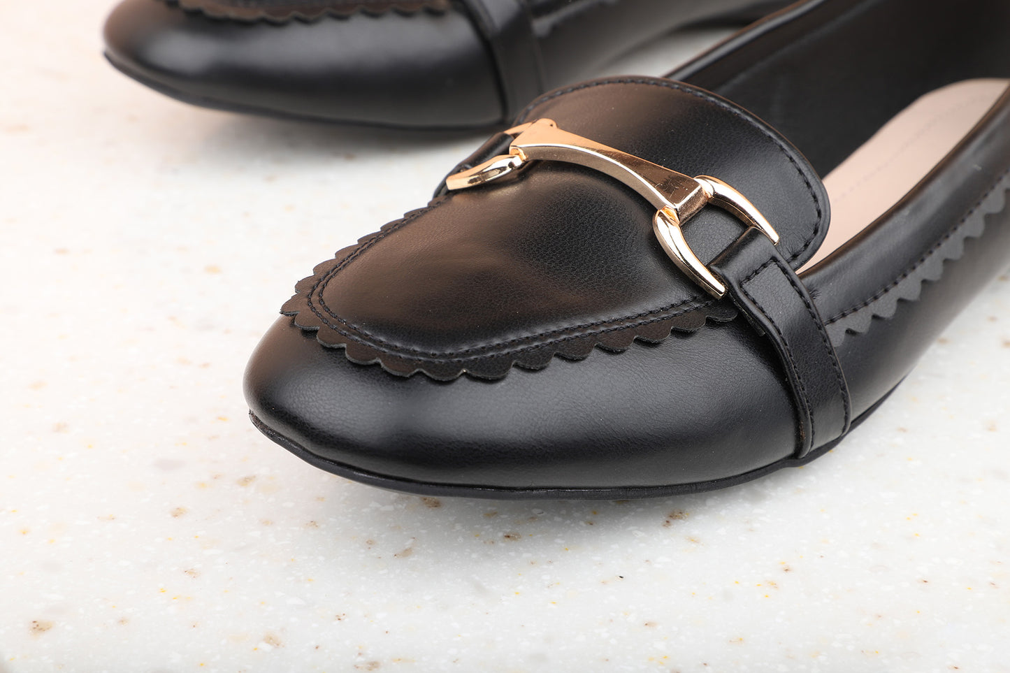 Women Black Solid Buckles Flats Ballerinas