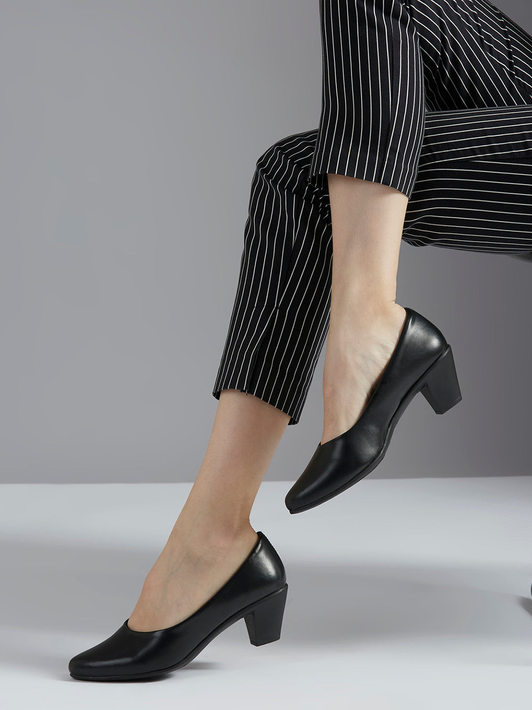 Women Black Solid Block Pumps