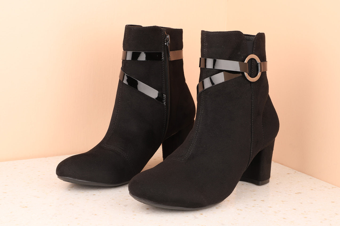 Women Black Solid Block Heeled Boots