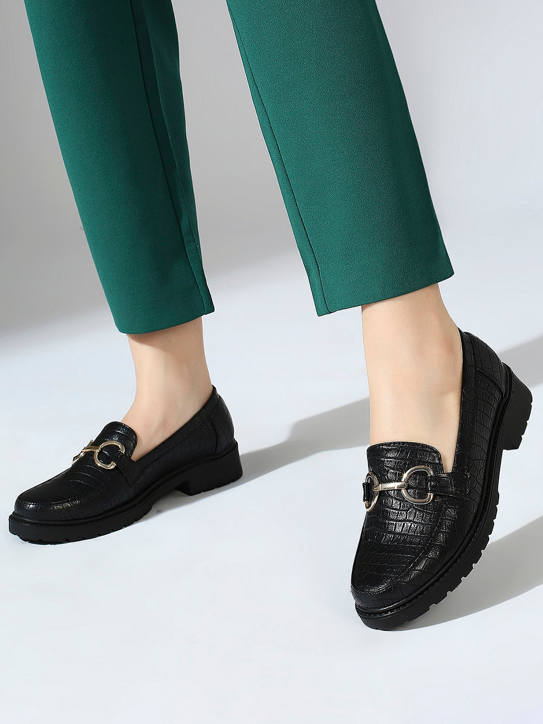 Women Black Buckle Detail Moccasins