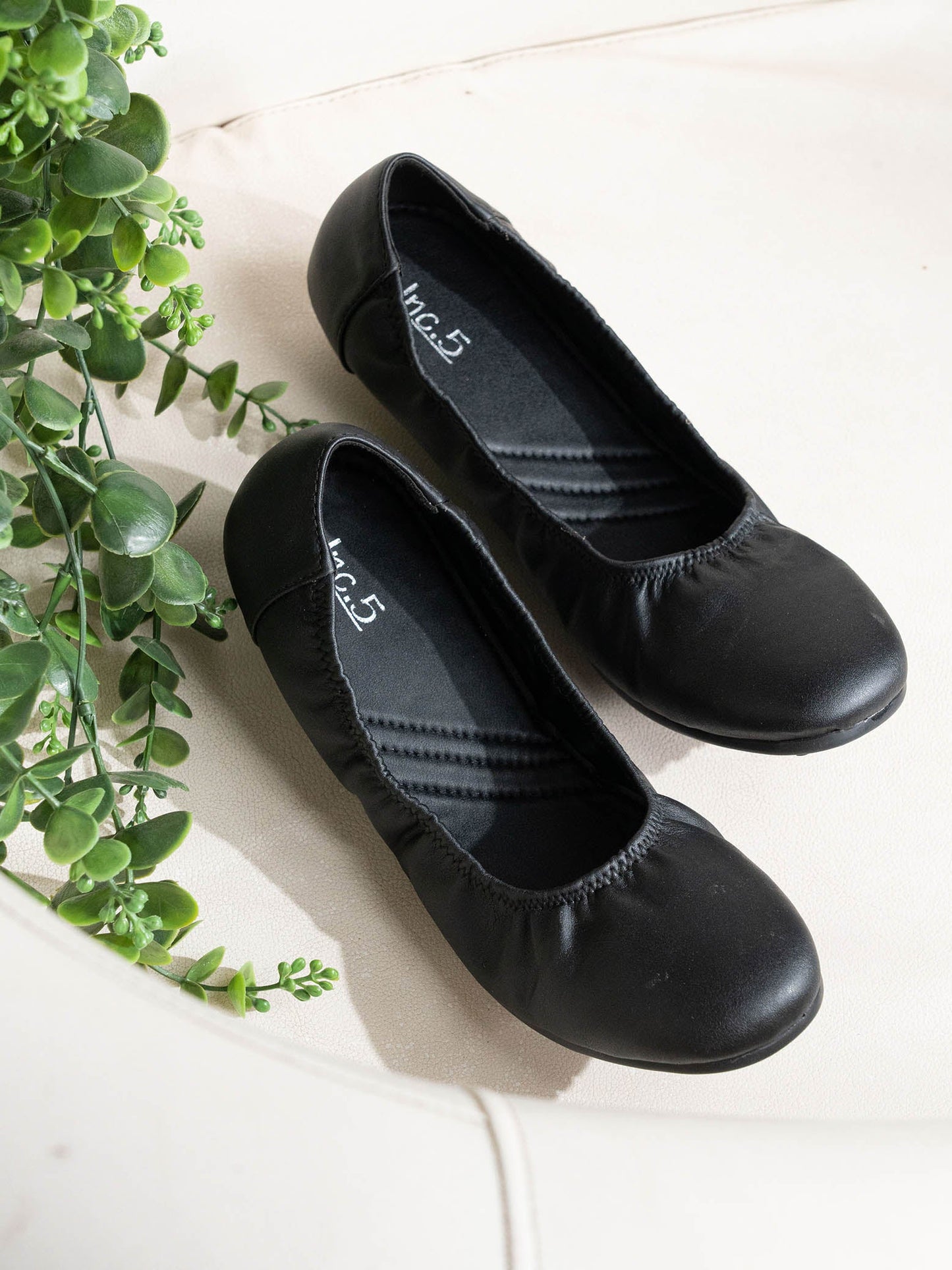 Women Black Solid Ballerinas Flats