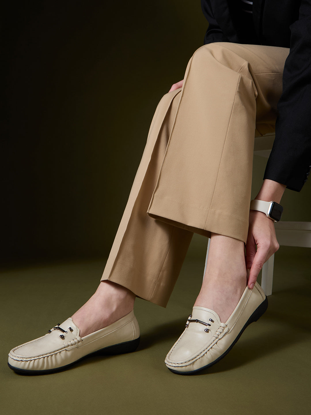 Women Cream Casual Solid Round Toe Loafers