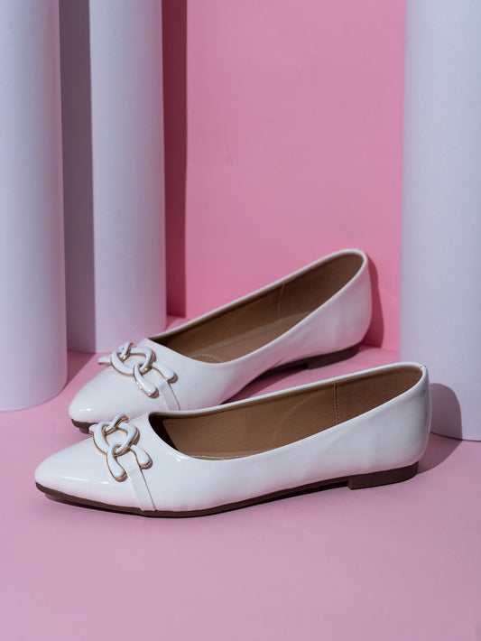 Womens White Party Wear Solid Pointed Toe Ballerinas