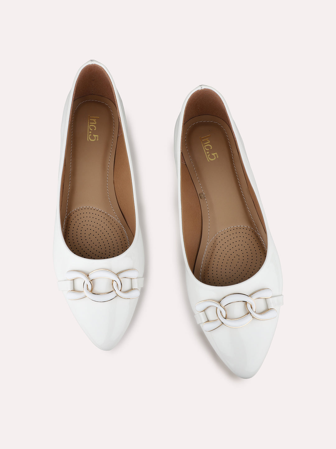 Womens White Party Wear Solid Pointed Toe Ballerinas