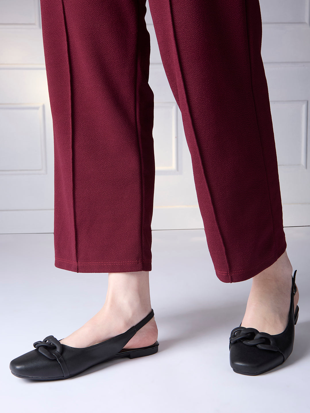 Womens Black Party Wear Solid One Toe Mules