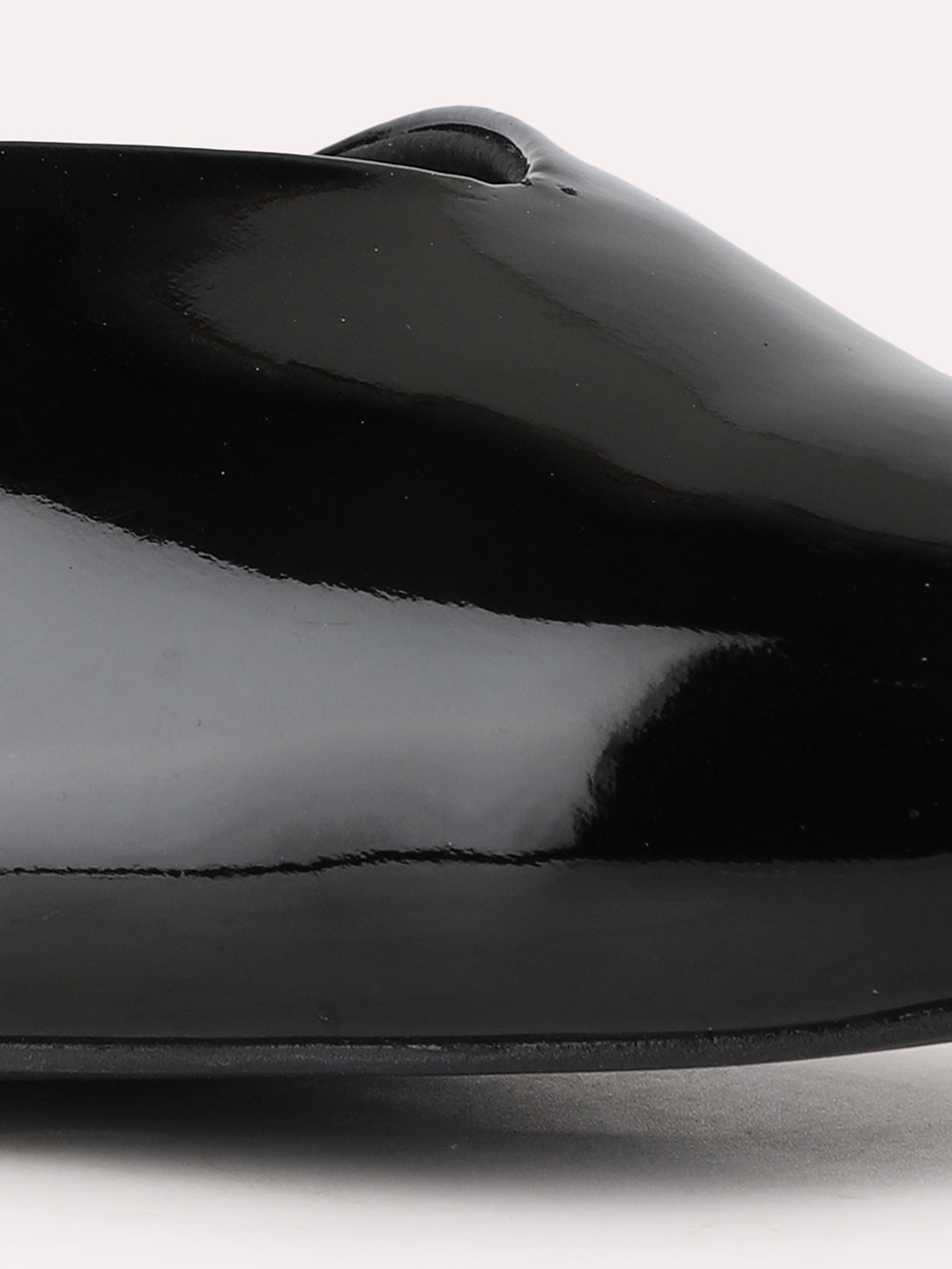 Women Black Party Wear Solid Pattern Pointed Block Heel Mules