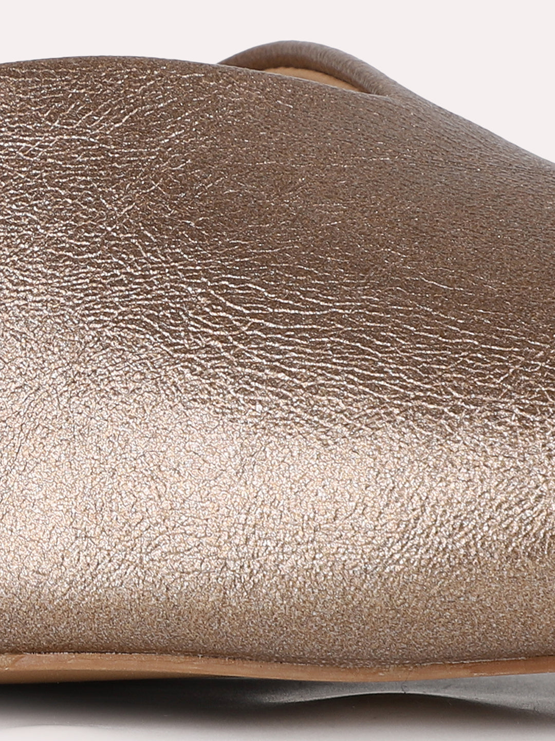 Womens Golden Party Wear Solid Pointed Toe Block Heel Mules