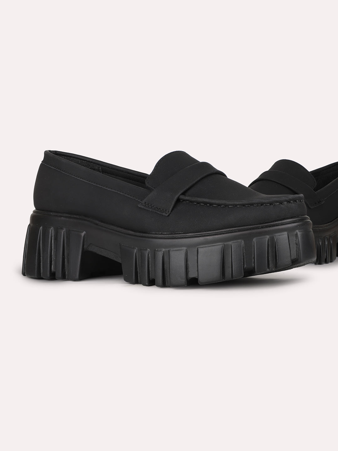 Womens Black Casual Solid Pattern Round Toe Slip-On Shoe