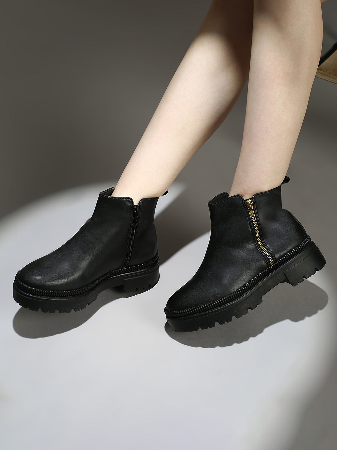 Womens Black Casual Solid Round toe Ankle Boots