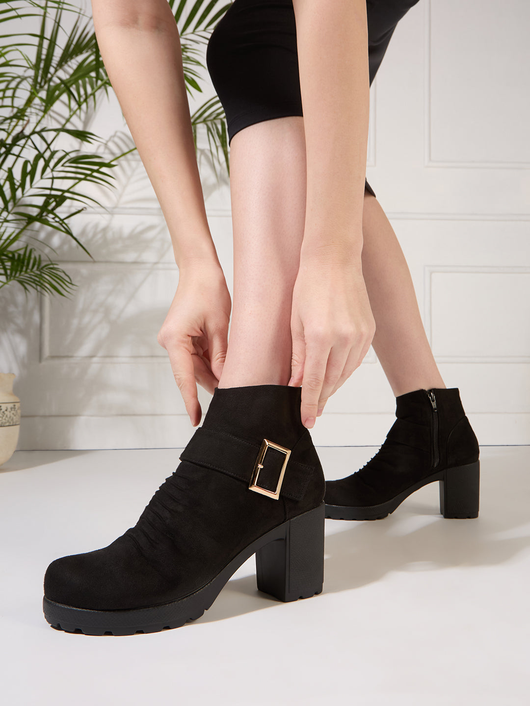 Women Black Party Wear Solid Pattern Round Toe Block Heel Ankle Boots