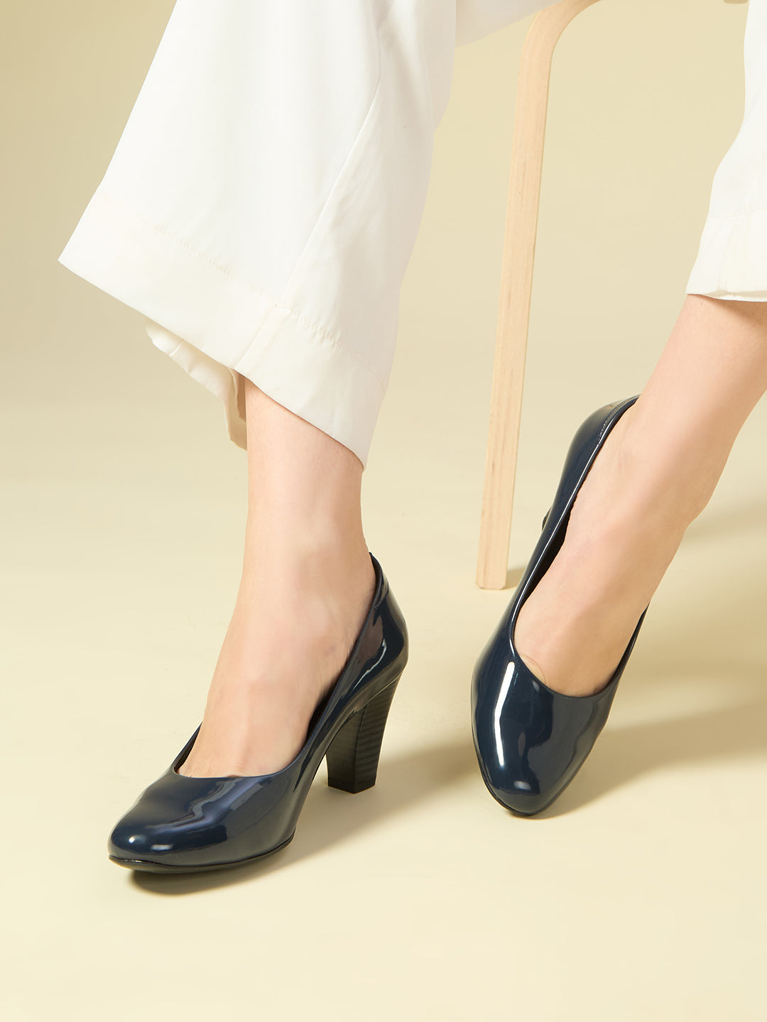 Women Navy Party Wear Solid Pointed Toe Block Heel Pumps