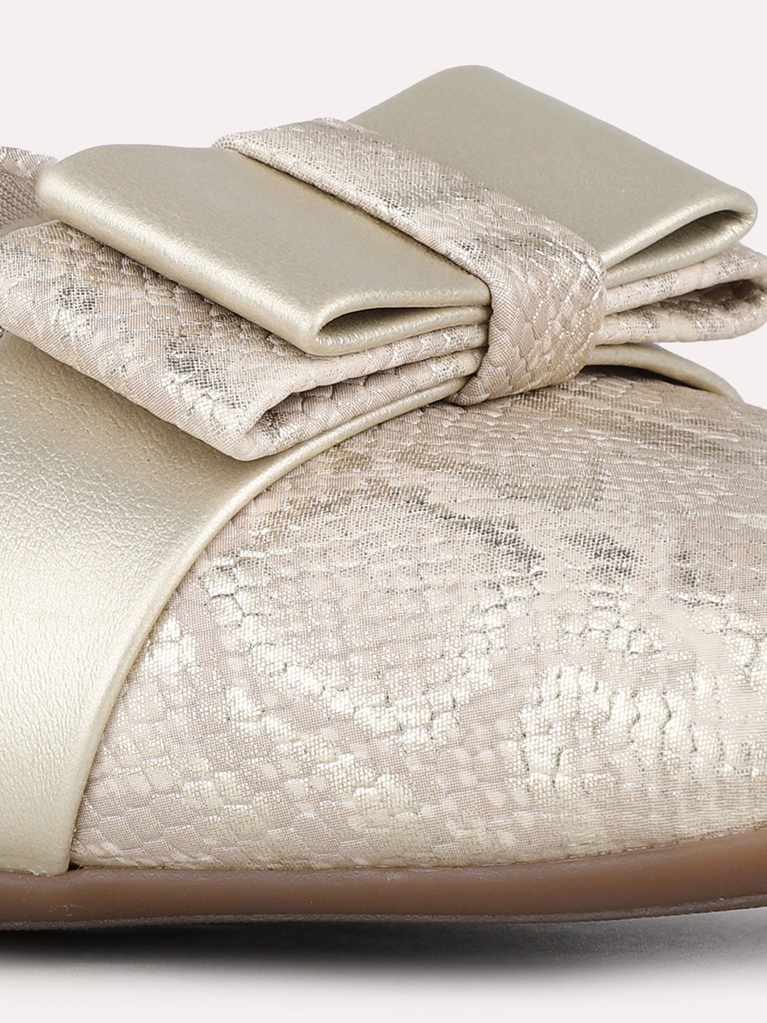 Women Golden Casual Solid Pointed Toe Flat Ballerinas