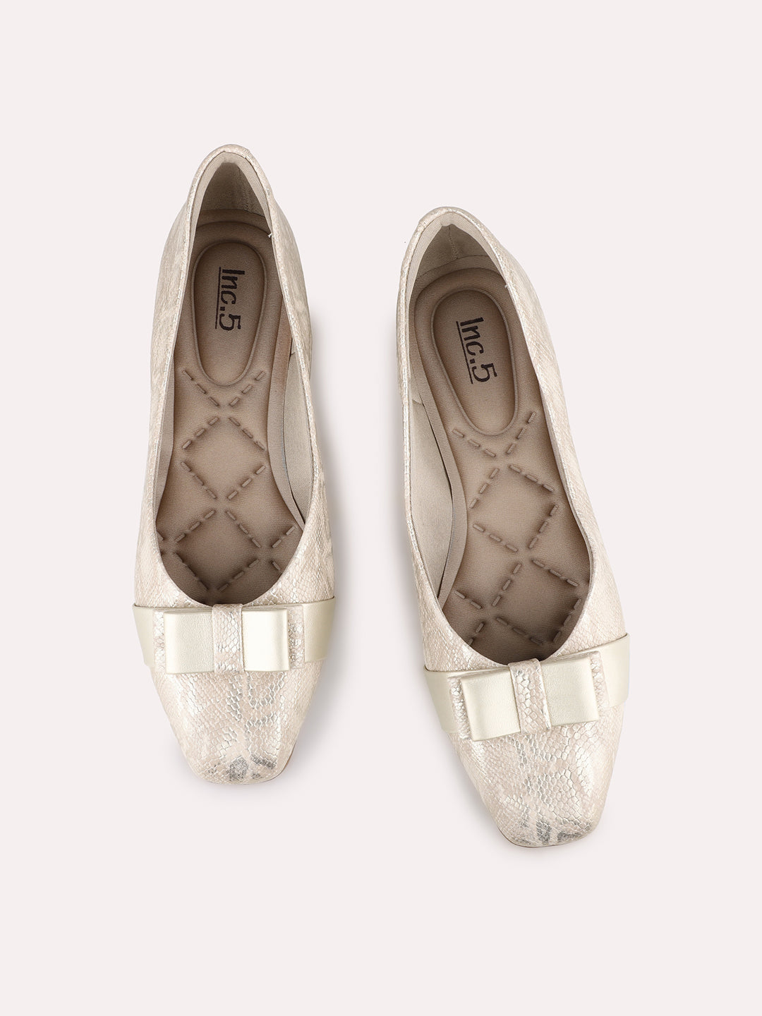 Women Golden Casual Solid Pointed Toe Flat Ballerinas