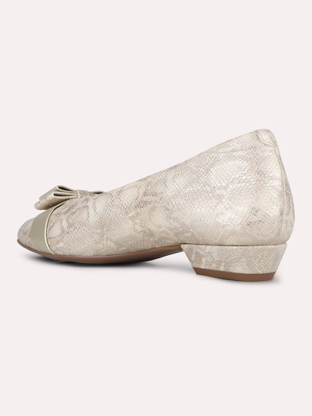 Women Golden Casual Solid Pointed Toe Flat Ballerinas