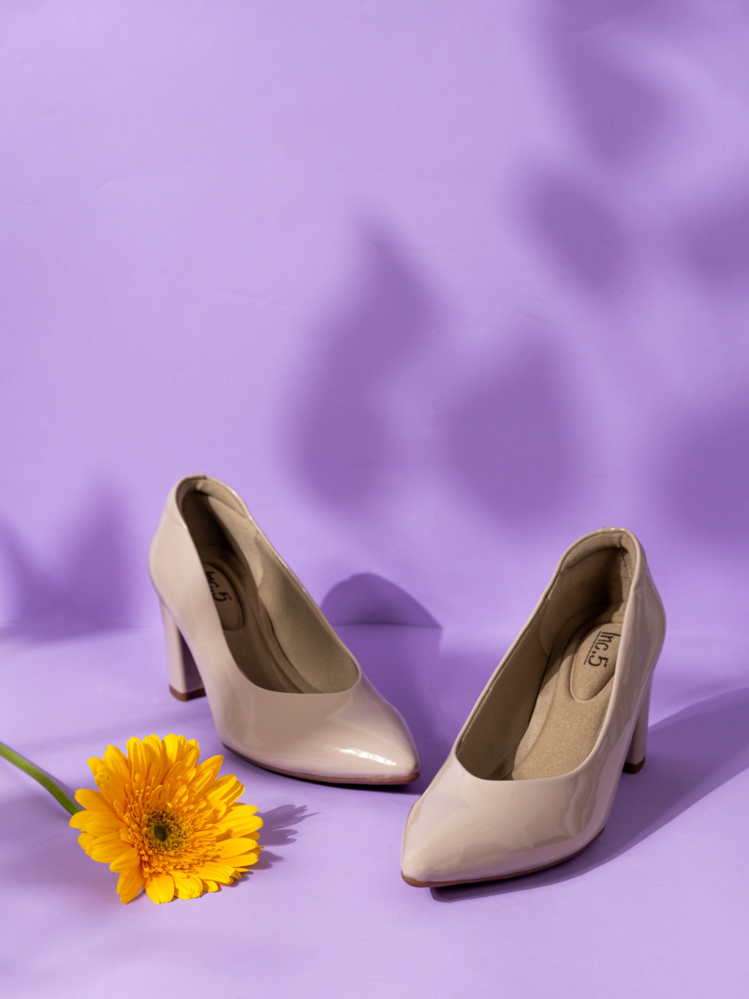 Womens Nude Party Wear Solid Pointed Pumps