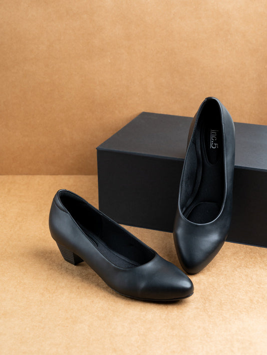 Womens Black Party Wear Solid Pattern Pointed Toe Pumps