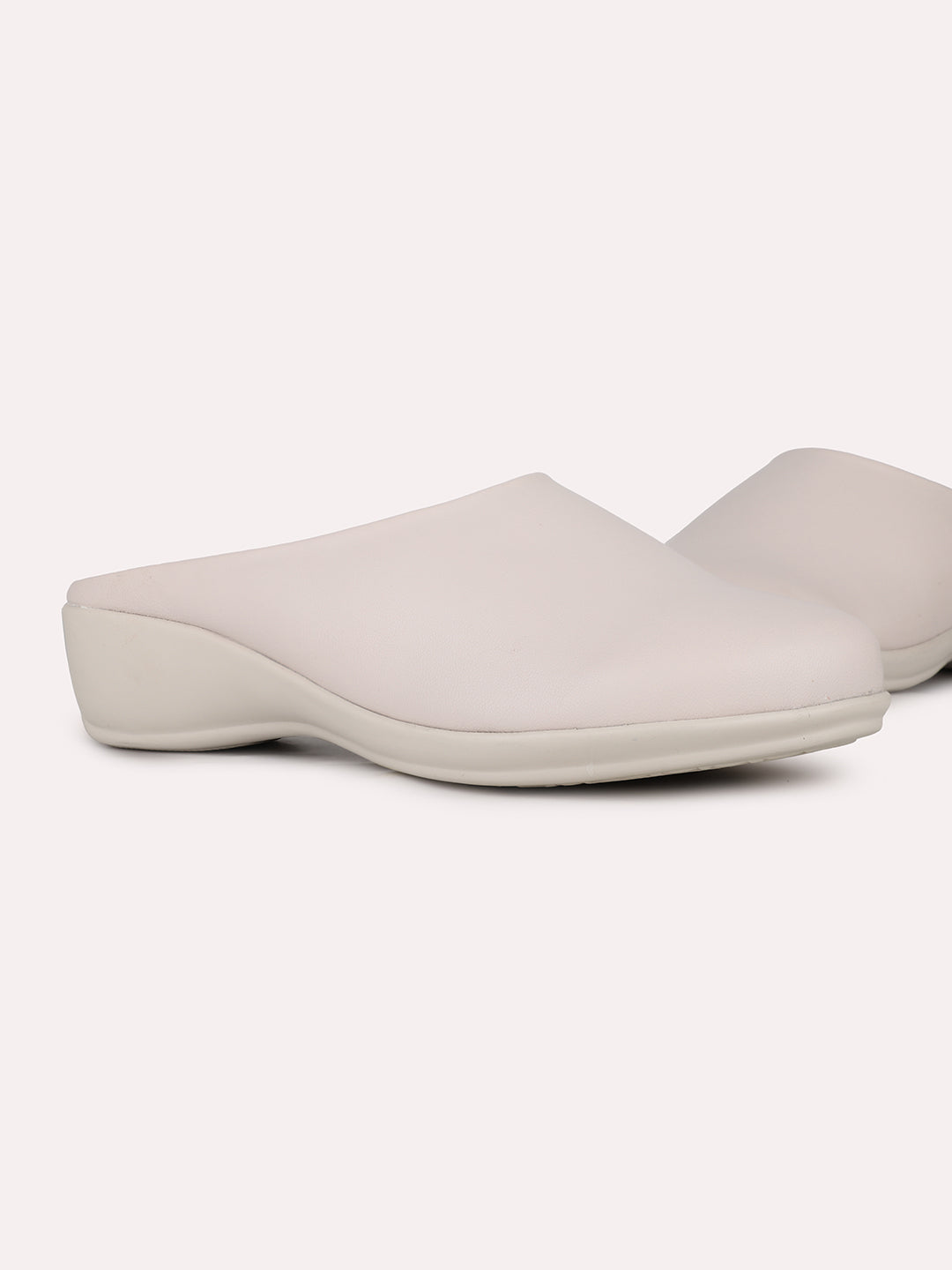 Womens Cream Casual Solid Round Toe Wedge Heel Sandals