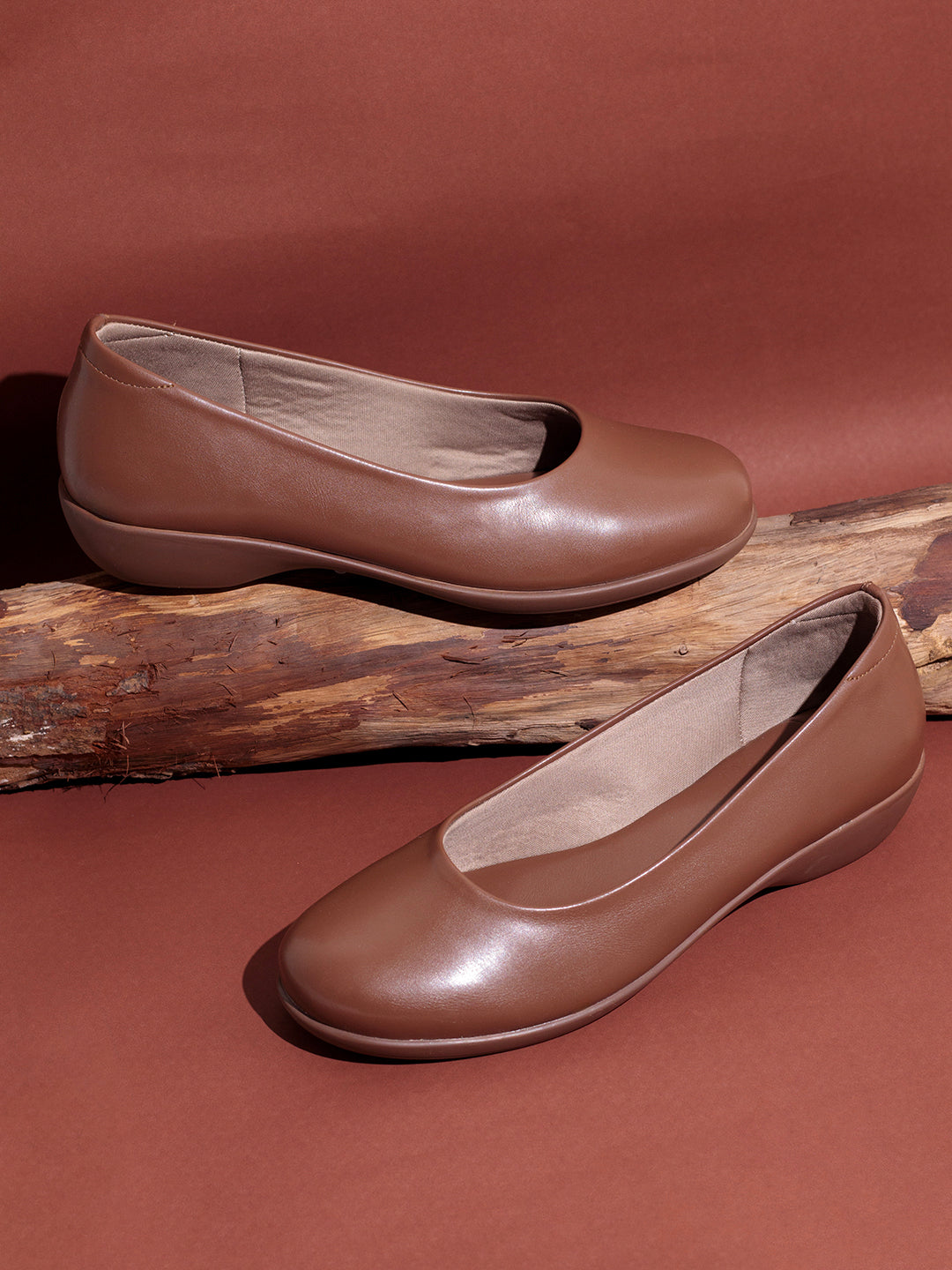 Womens Brown Party Wear Solid Pointed Toe Pumps