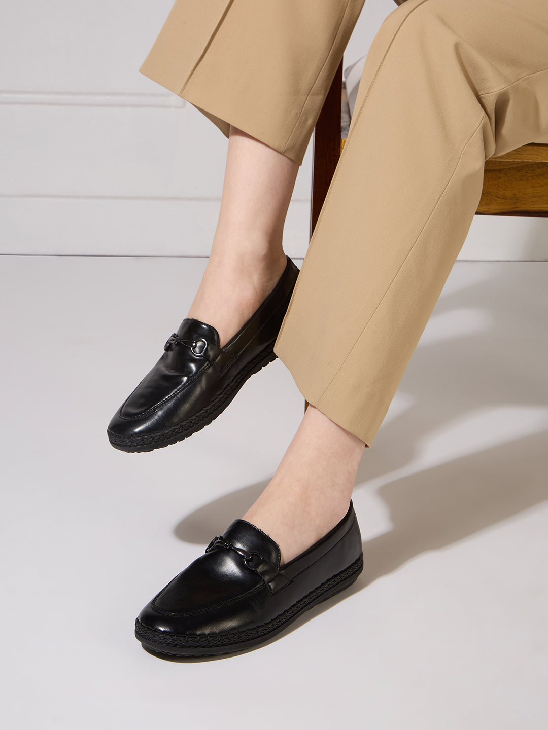 Women Black Casual Solid Pattern Pointed Loafers