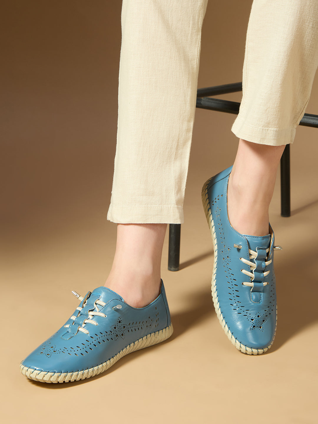 Women Blue Casual Solid Round Toe Lace-up Shoes
