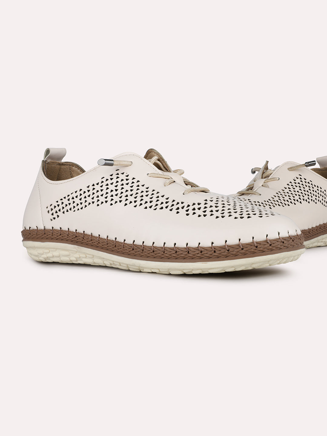 Women Cream Casual Solid Round Toe Lace-up Shoes