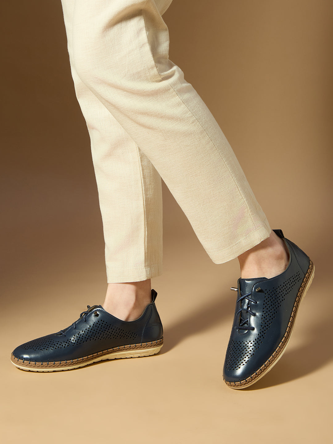 Women Navy Casual Solid Round Toe Lace-up Shoes