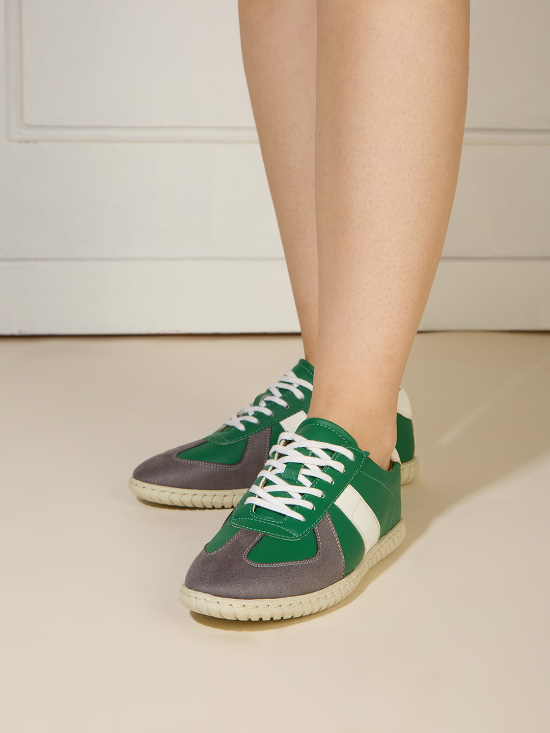 Womens Green Casual Solid Round Toe Sneakers