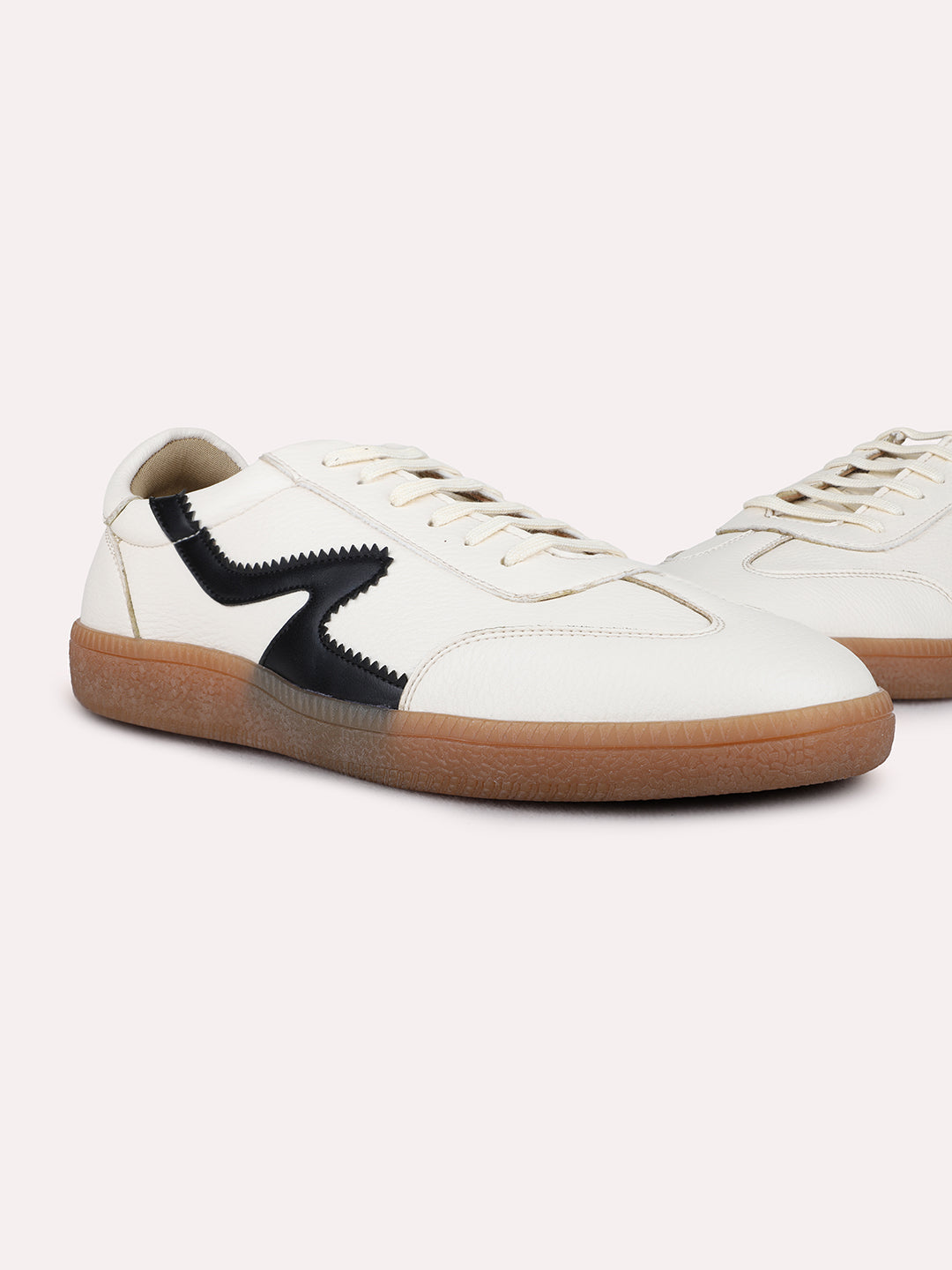 Womens White Casual Textured Round Toe Lace-up Sneakers