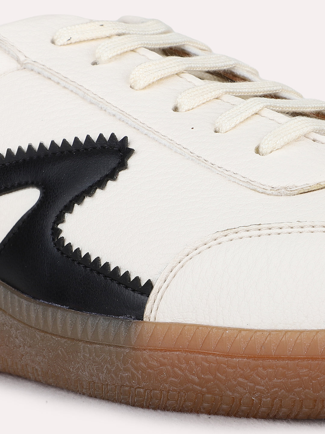 Womens White Casual Textured Round Toe Sneakers