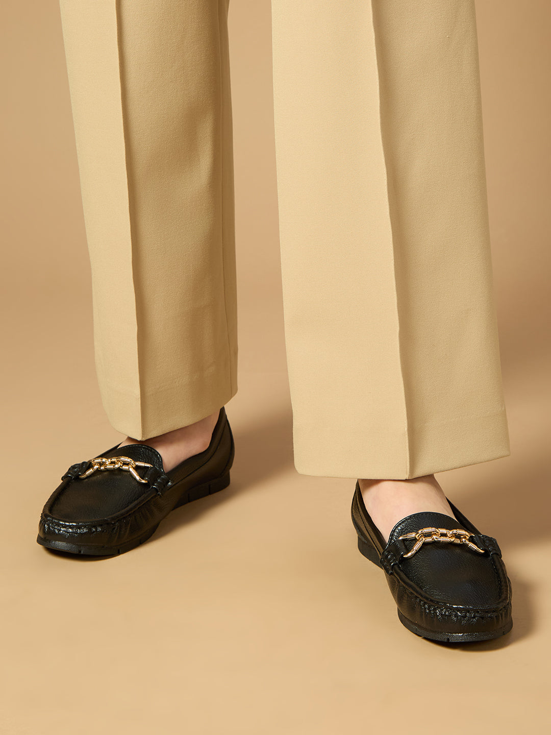 Women Black Casual Solid Round Toe Loafer Shoes