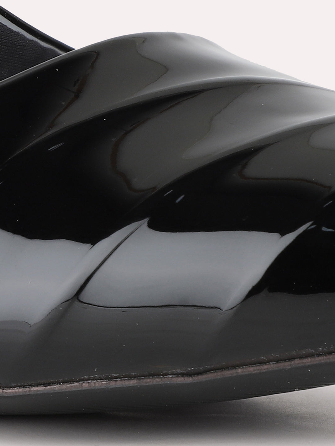 Women Black Casual Solid Pattern Pointed Block Heel Pumps