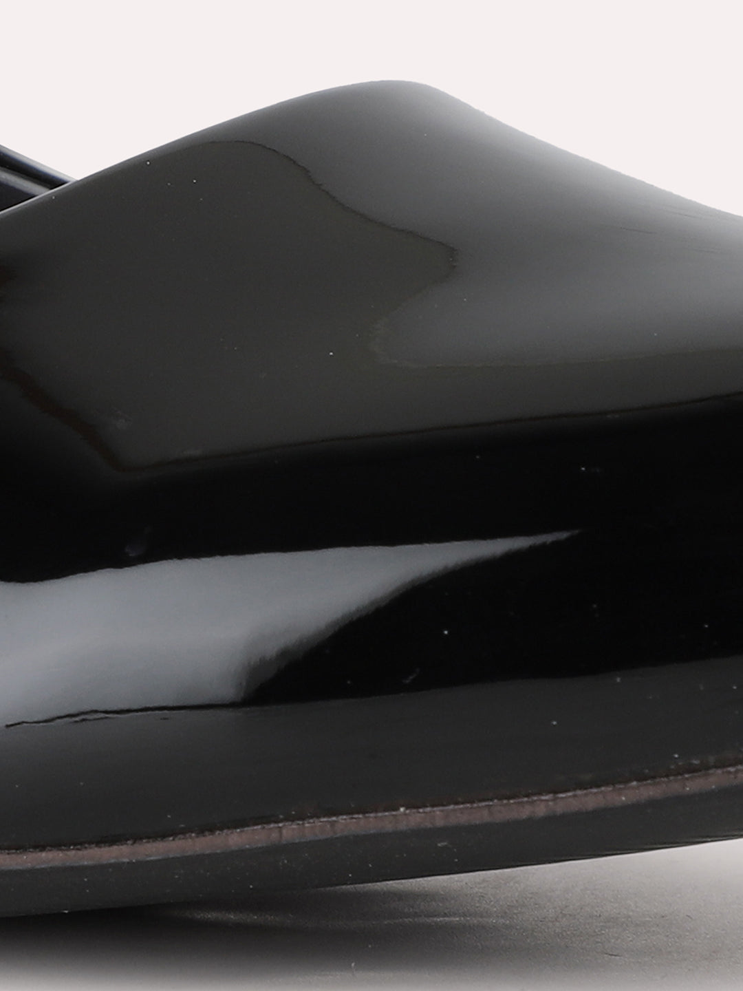 Women Black Casual Wear Solid Pattern Pointed Block Heel Pumps