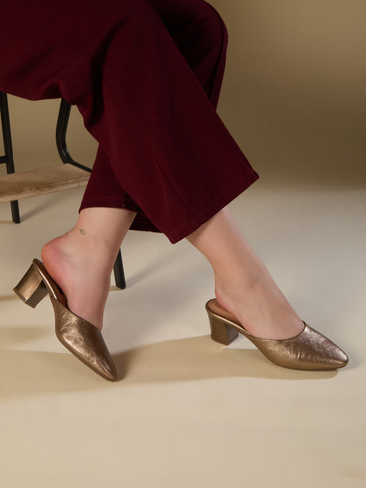 Womens Golden Party Wear Solid Pointed Toe Block Heels