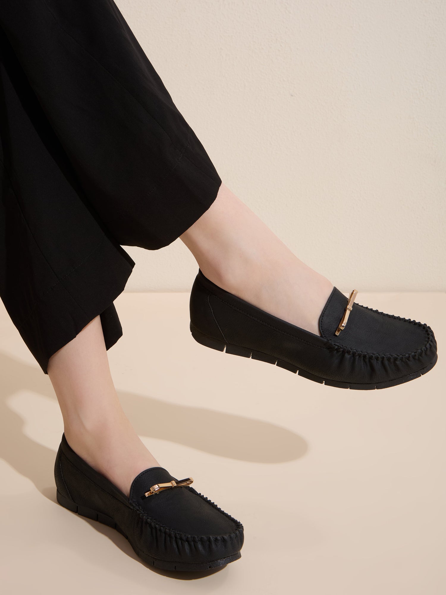 Womens Black Casual Solid Round Toe Loafer Shoes