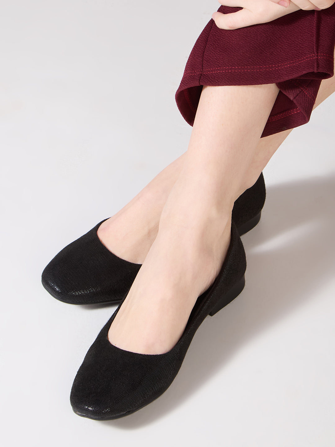 Womens Black Casual Embellished Round Toe Flat Ballerinas