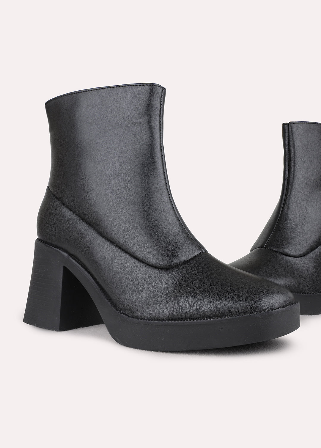 Womens Black Casual Solid Round Toe Lace-up Ankle Boots