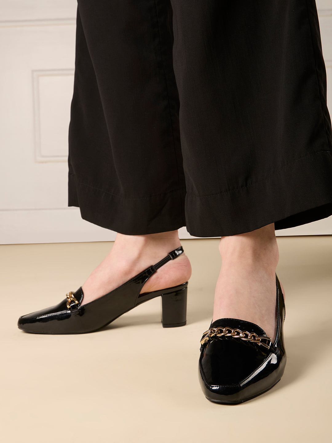 Womens Black Party Wear Solid Round Toe Block Heel Mules