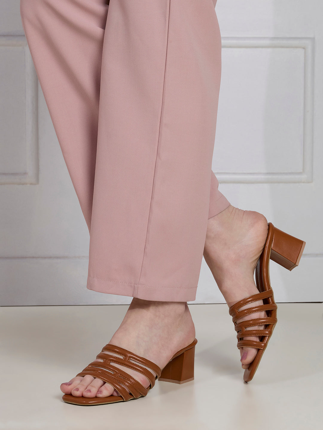 Womens Tan Party Wear Solid Square Toe Block Heel Sandals