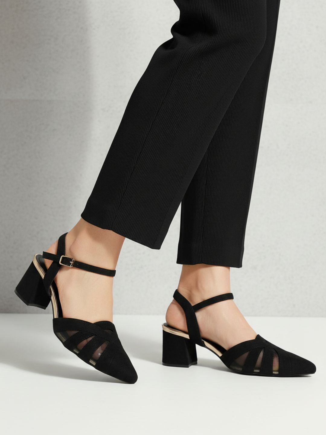 Womens Black Casual Solid Pattern Pointed Block Heels