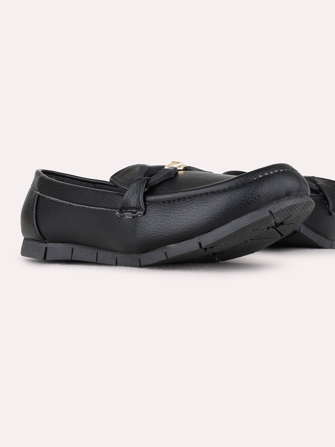 Womens Black Casual Solid Round Toe Loafers