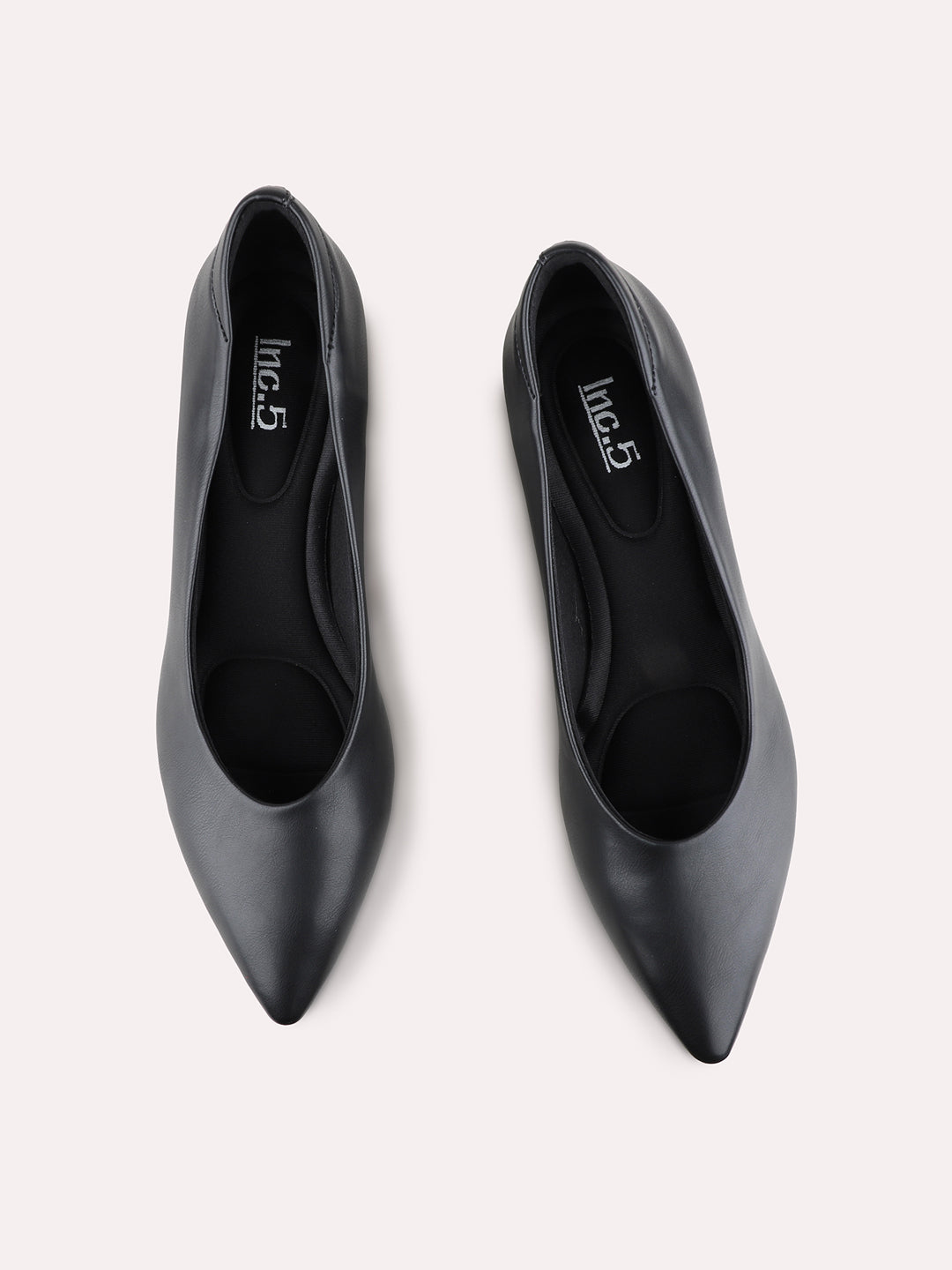 Womens Black Party Wear Solid Pattern Block Heel Pumps