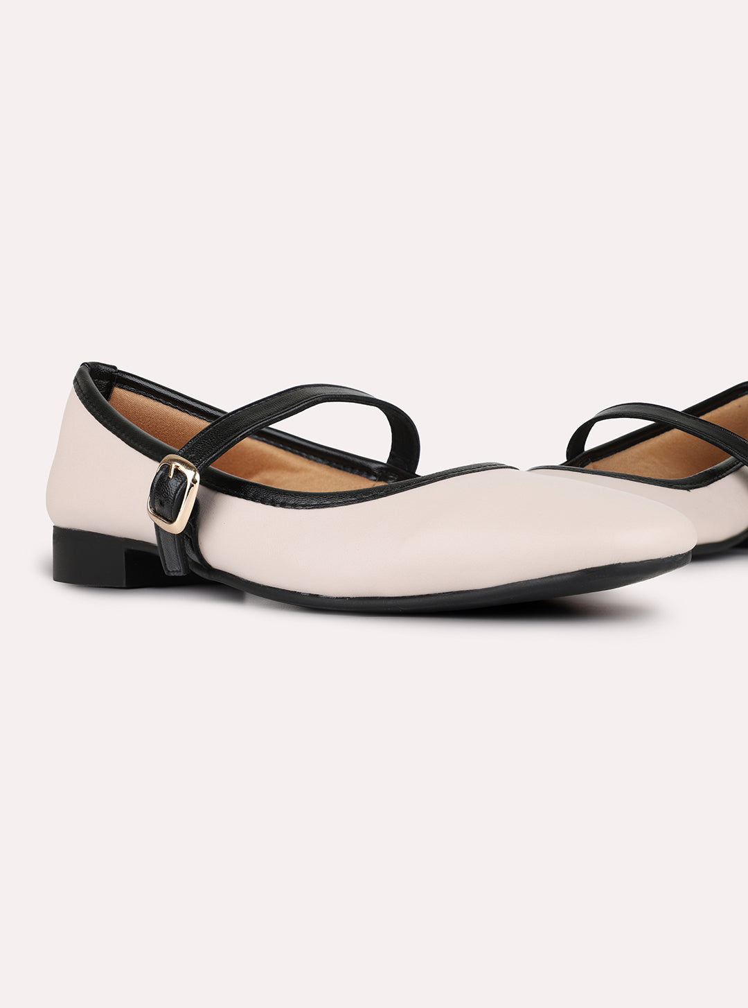 Womens Cream Casual Solid Round Toe Ballerinas