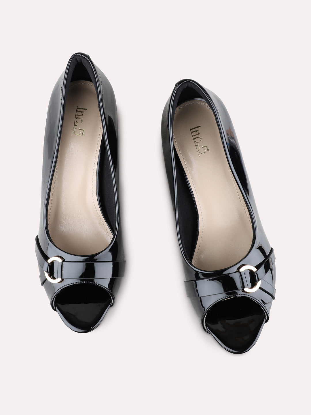 Womens Black Party Wear Solid Pattern Round Toe Block heels Pumps