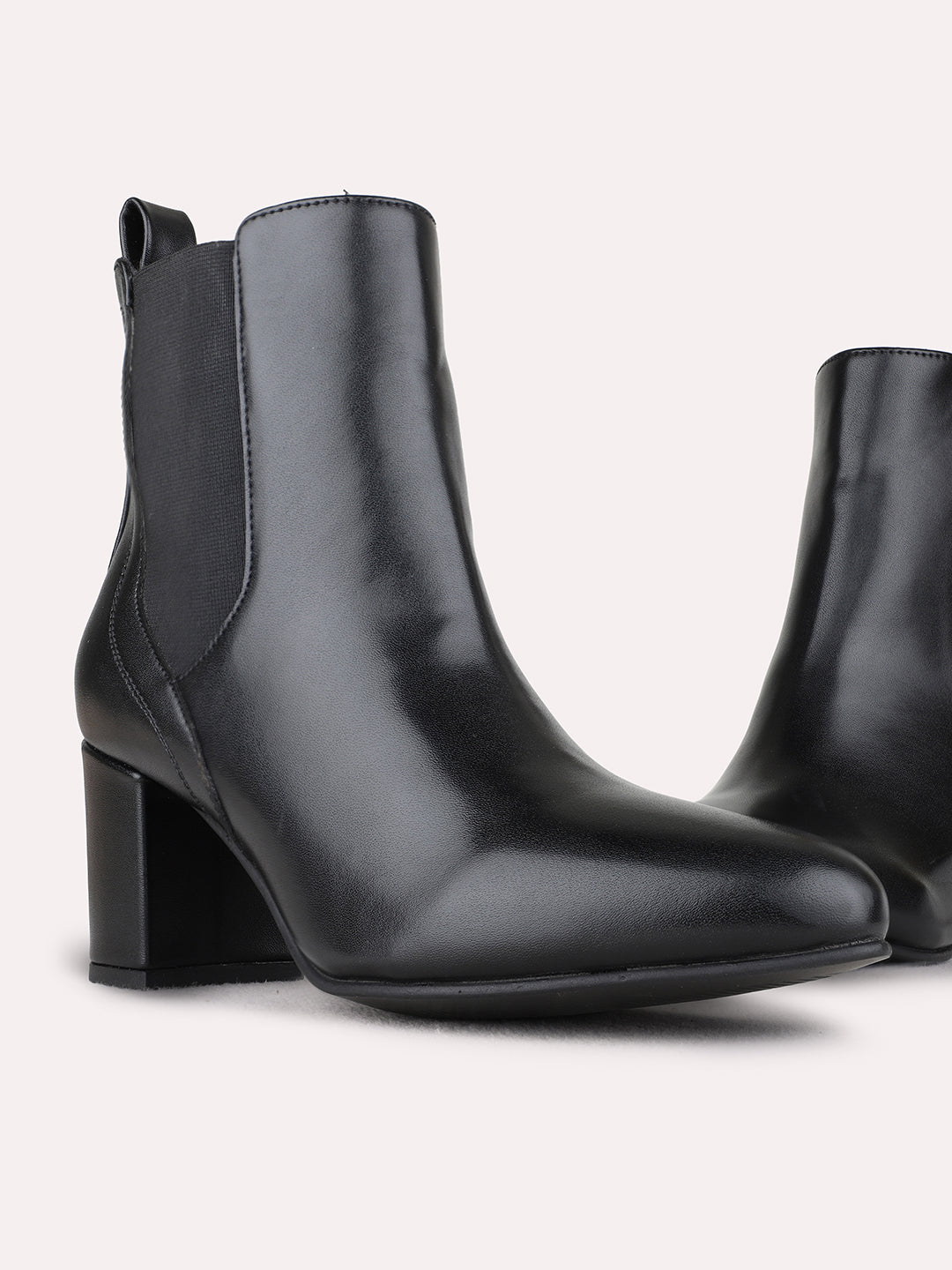 Womens Black Party Wear Solid Pattern Pointed Toe Boots