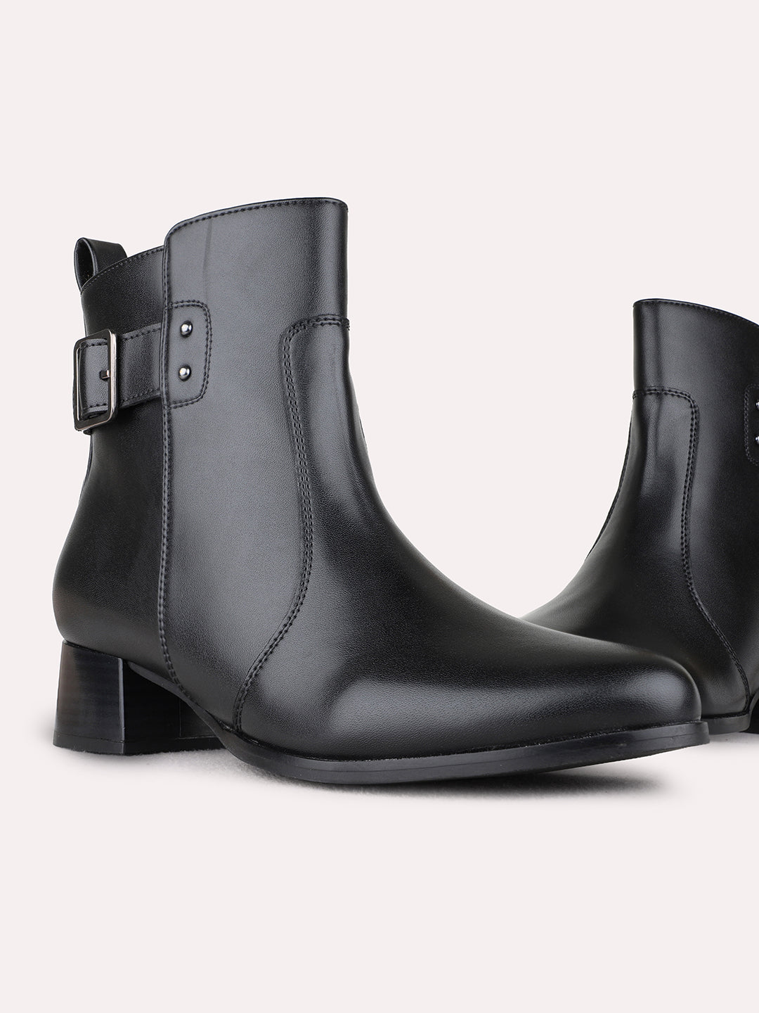 Womens Black Party Wear Solid Pattern Round Toe Boots